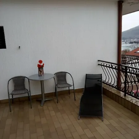 公寓 Josip 特罗吉尔