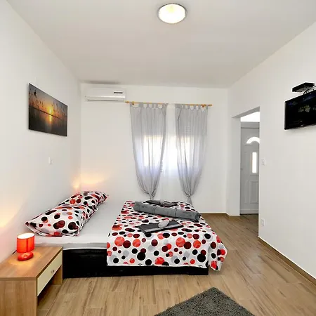 Josip Διαμέρισμα *